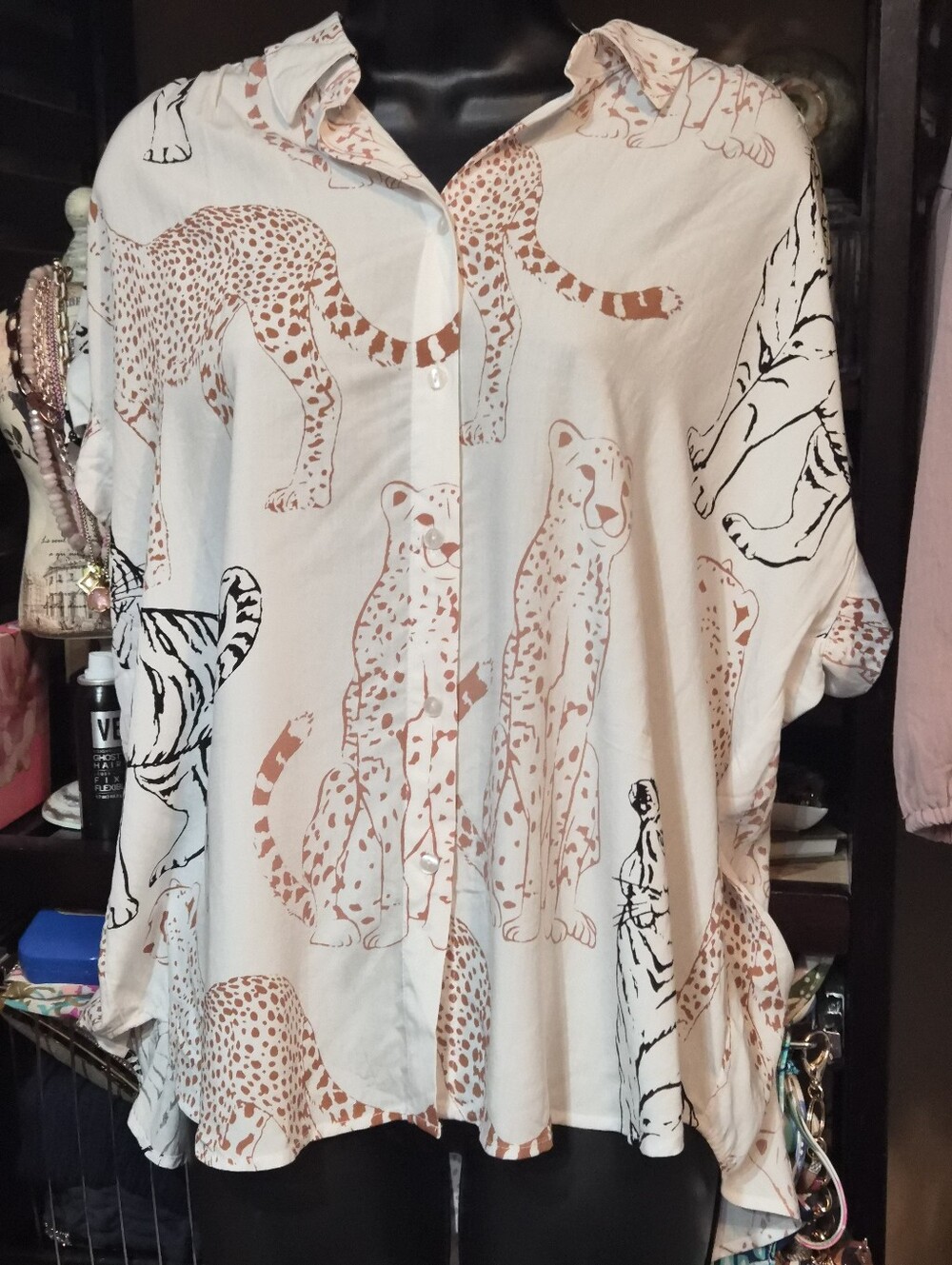 NWT Jane & Delancey Big Cats Button-down Top Size Large